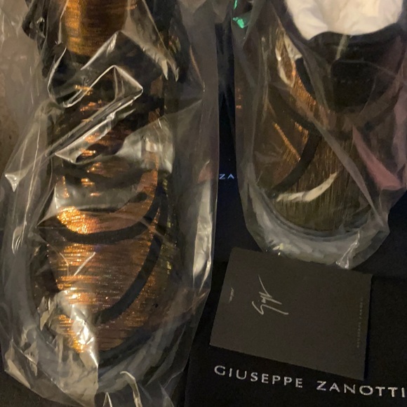 New giuseppes never worn excellent condition